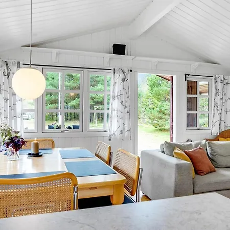 Vakantiehuis Two-bedroom In Saby