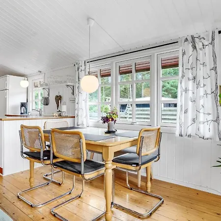 2 Bedroom Pet Friendly In