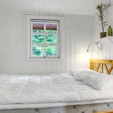 2 Bedroom Pet Friendly In *
