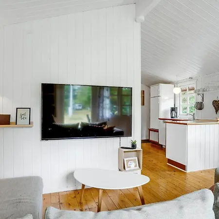 Holiday home 2 Bedroom Pet Friendly In *
